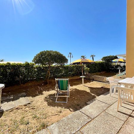Villa Fronte Mare-Carraro Immobiliare Jesolo - Family Apartments Exteriör bild