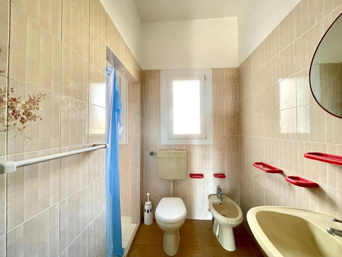 Villa Fronte Mare-Carraro Immobiliare Jesolo - Family Apartments Exteriör bild