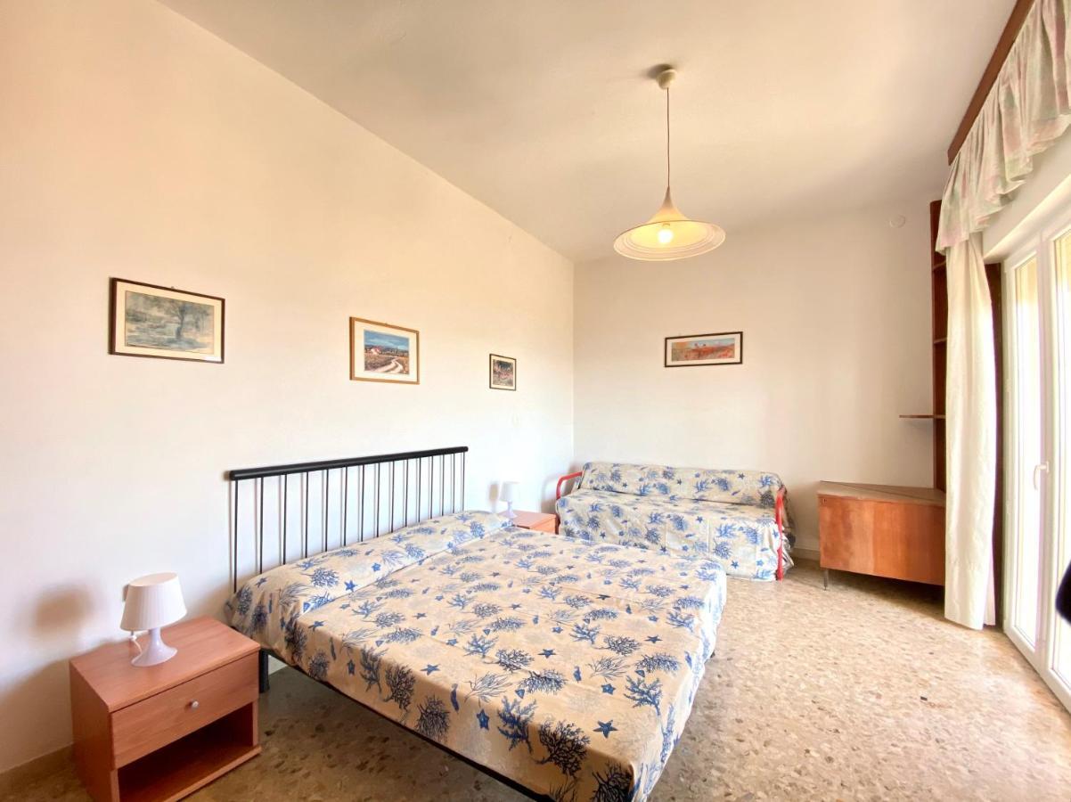 Villa Fronte Mare-Carraro Immobiliare Jesolo - Family Apartments Exteriör bild